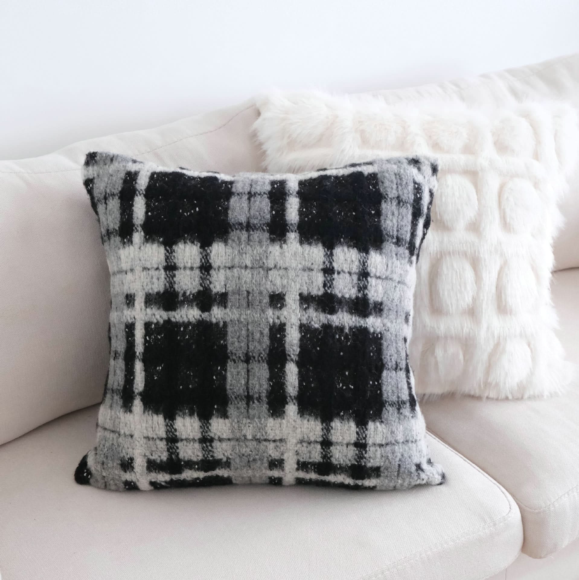 Starry Wool Black and White Checkered Pillow - Light Luxury Sofa Cushion