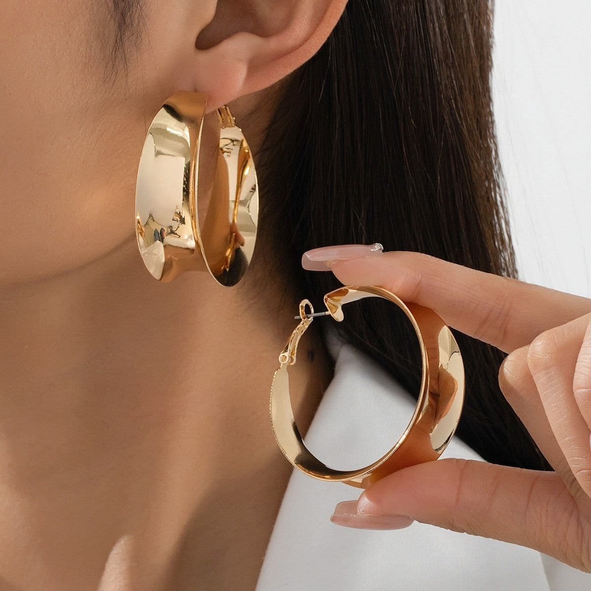 Large Gold Hoop Earrings for Women – Geometric Hollow Metal Jewelry