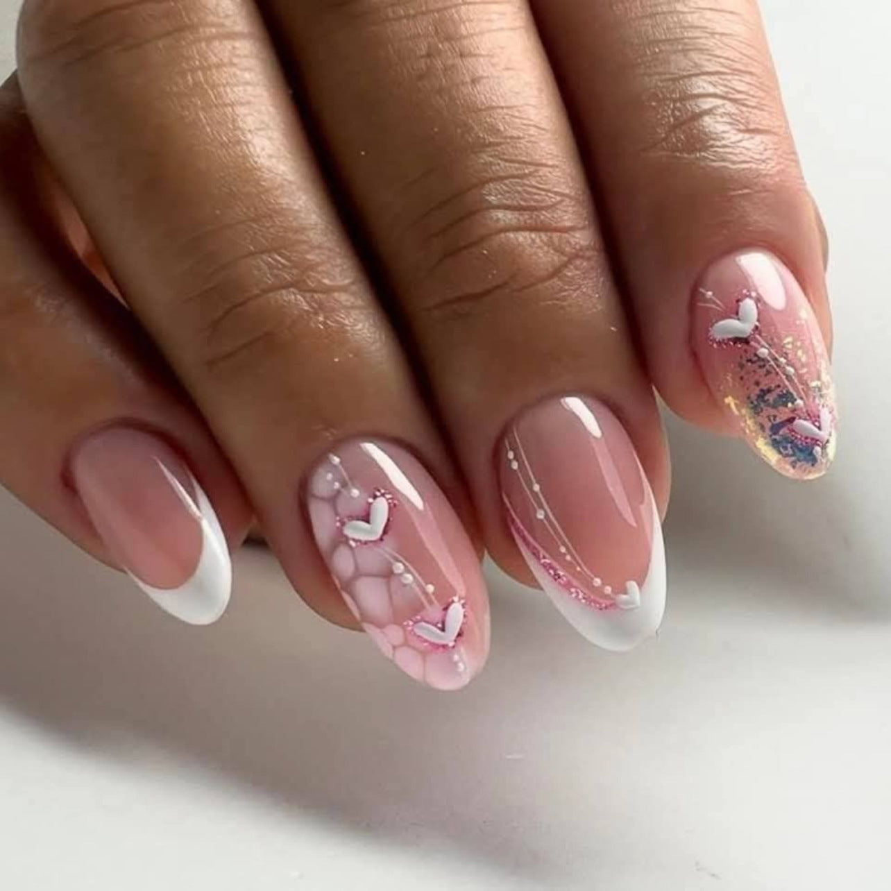 Romantic Oval Press-On Nails – French Tip & 3D Heart Design, Glossy Finish