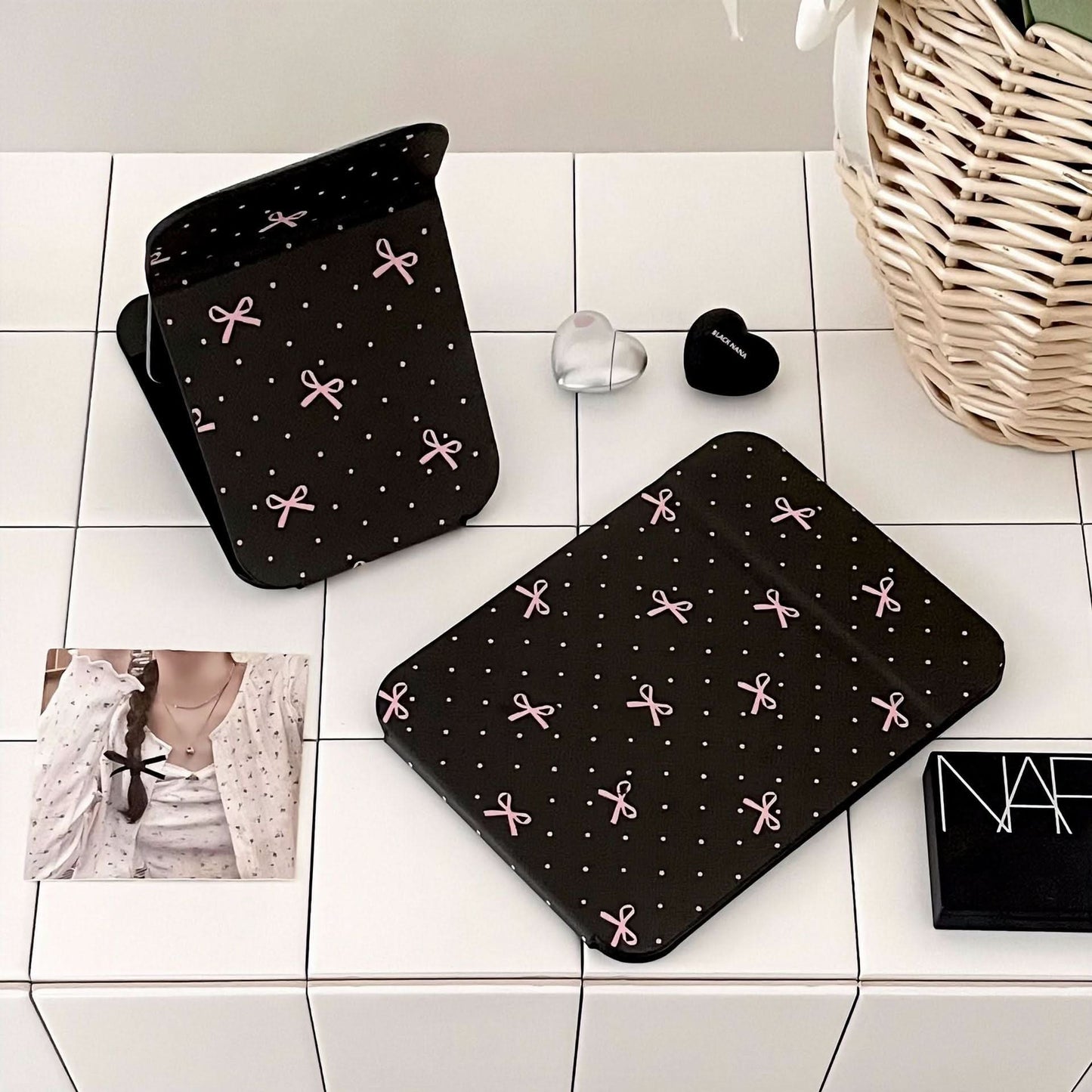 Portable Retro Floral Folding Makeup Mirror