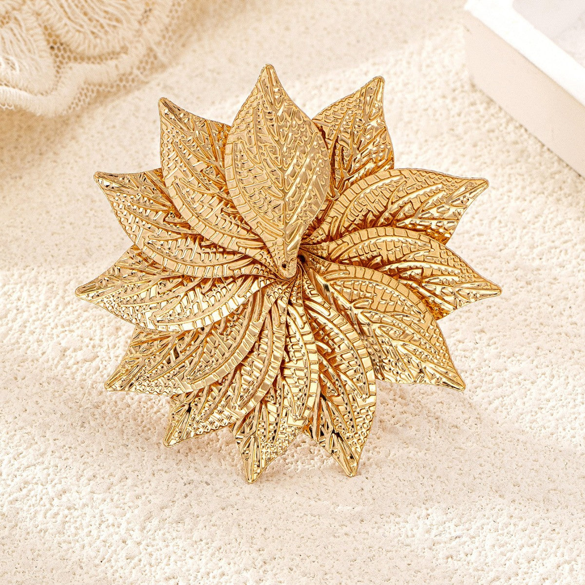 Retro Floral Sunflower Statement Ring for Women – Gold Alloy Vintage Flower Jewelry
