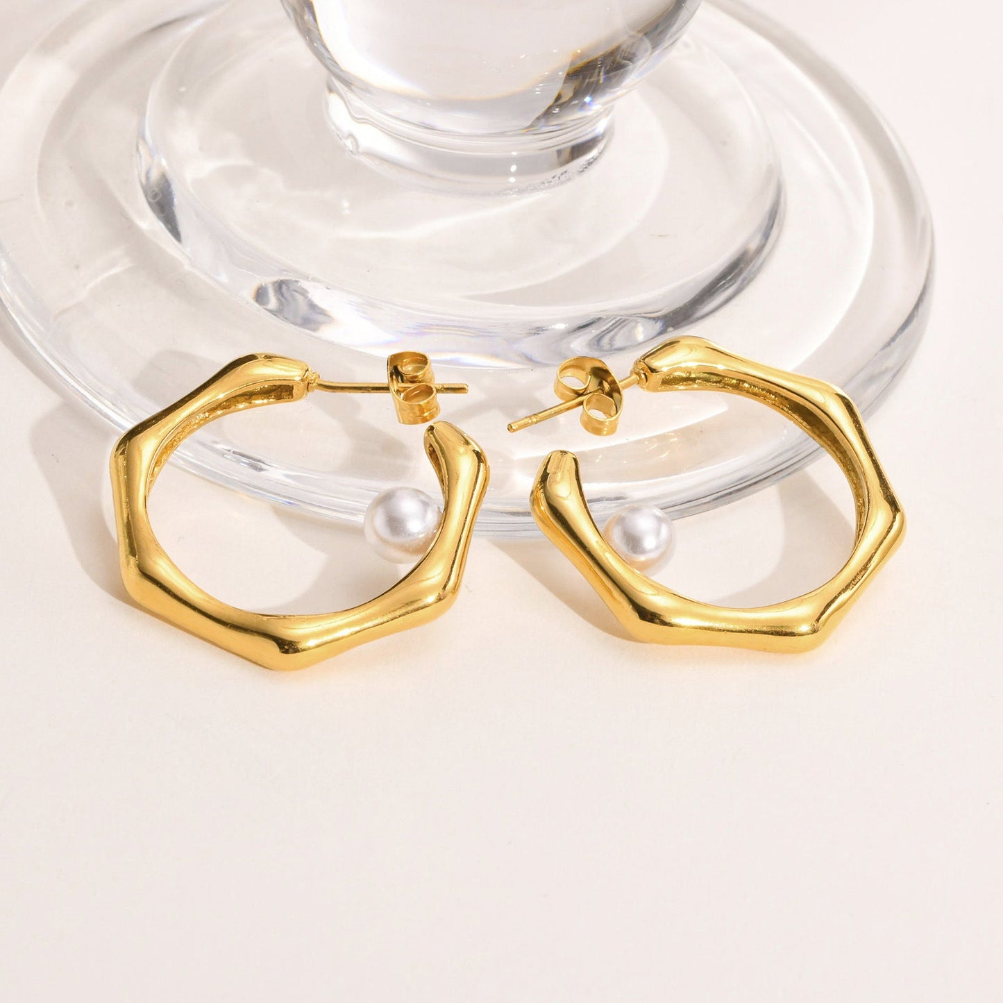 Elegant Gold Hexagon Hoop Earrings with Pearl Accent – Stainless Steel Jewelry