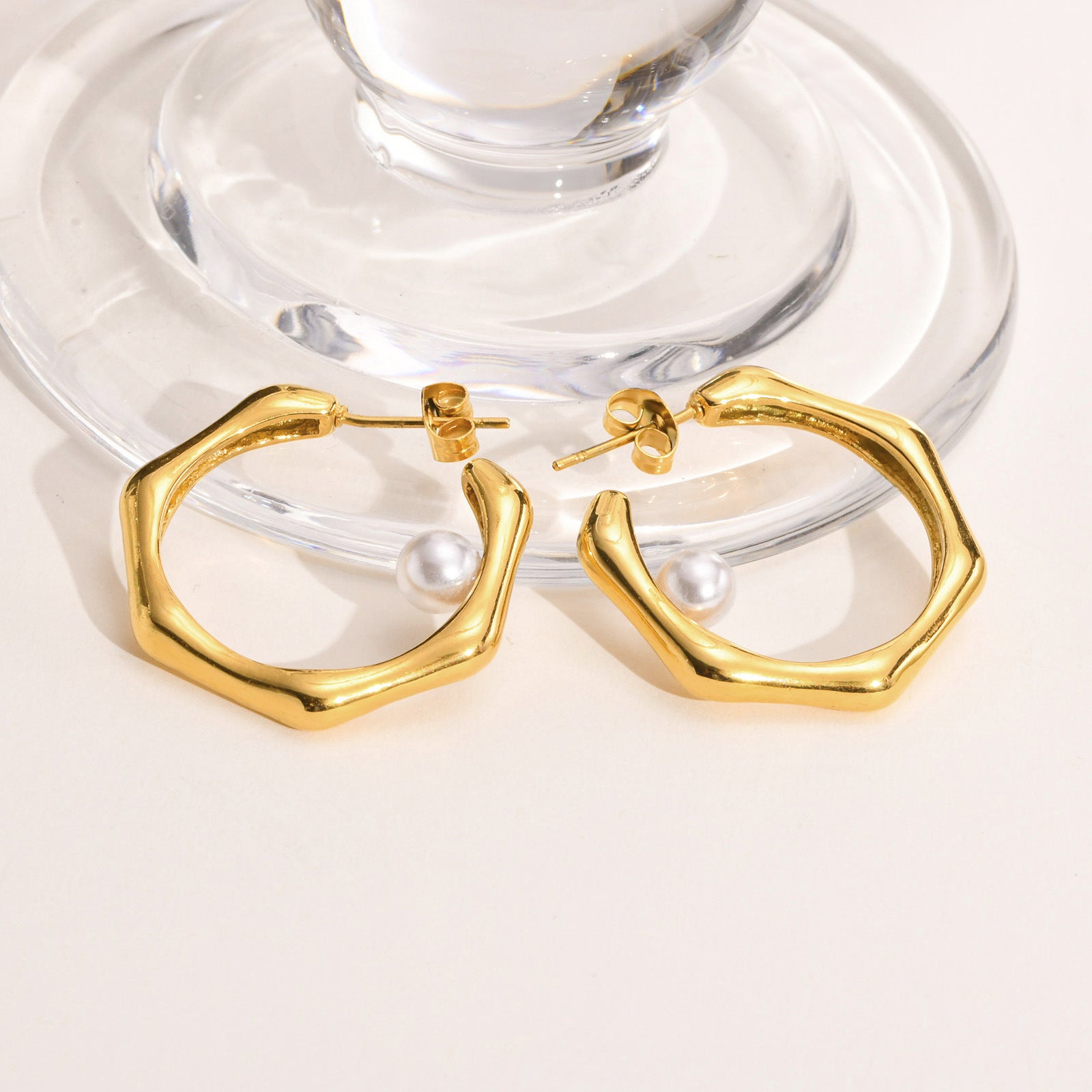 Elegant Gold Hexagon Hoop Earrings with Pearl Accent – Stainless Steel Jewelry