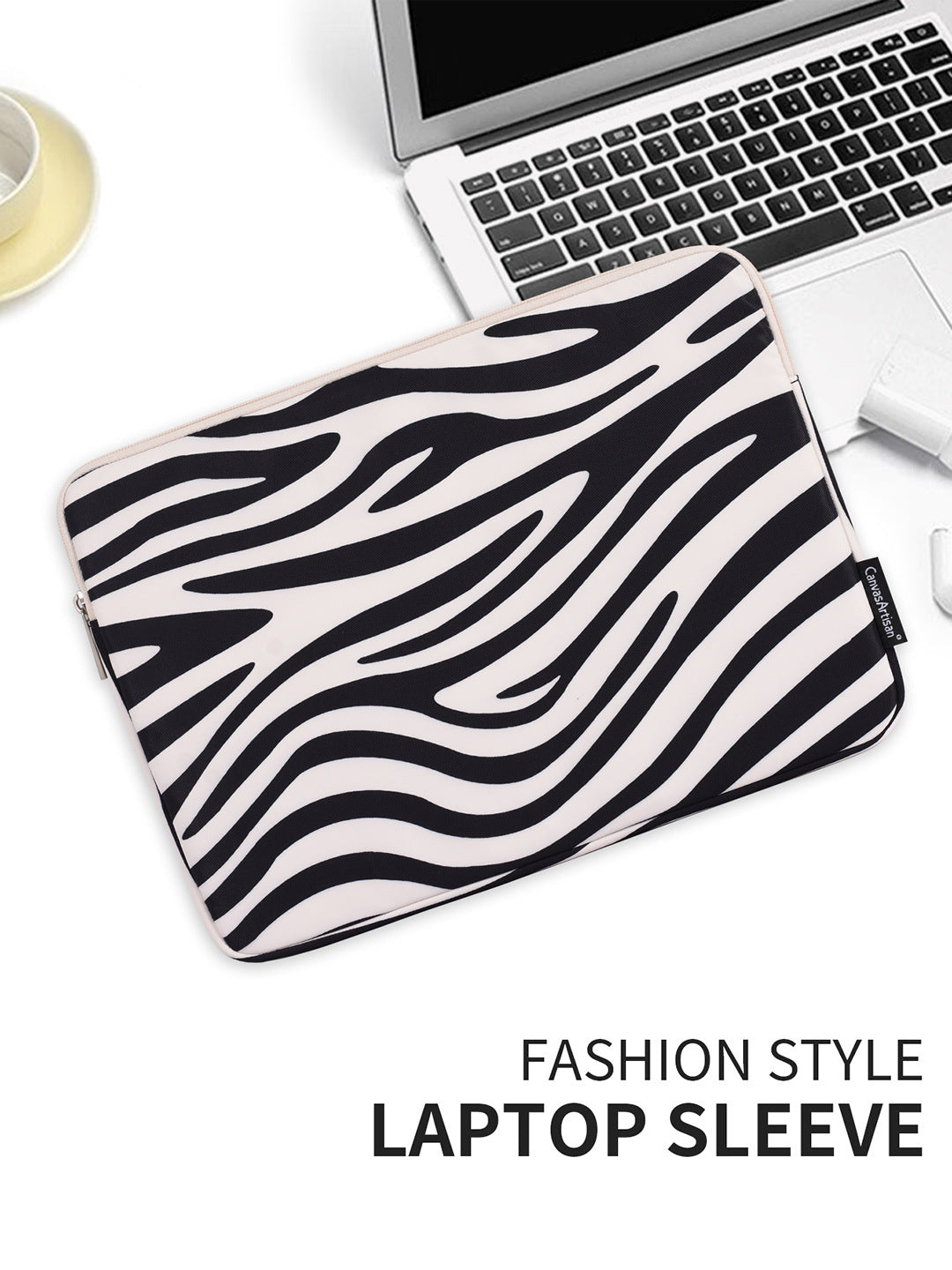 White-Black Zebra Waterproof Laptop Bag – Animal Stripe Sleeve, Shock-Resistant Polyester Cover