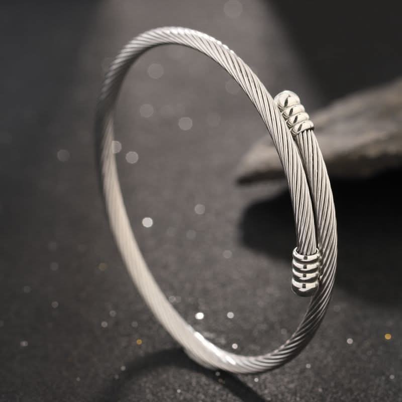 Adjustable Stylish Geometric Spiral Design for Unisex