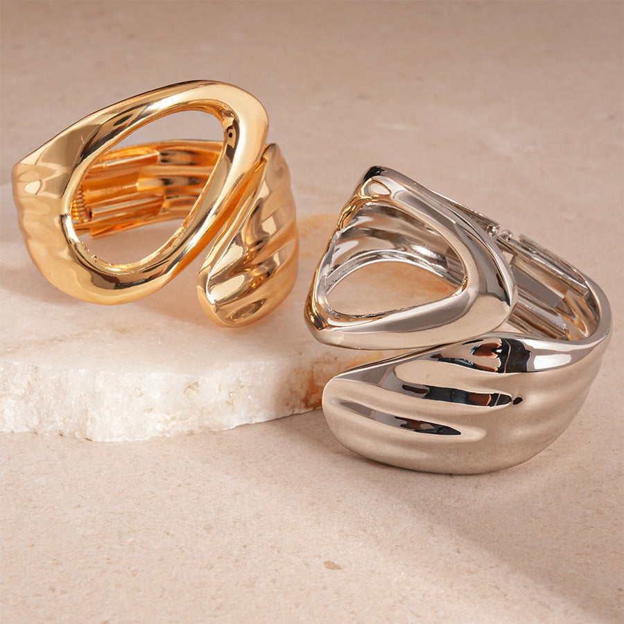 Modern Bold Fluid Curve Open Cuff Bracelet – Stylish Women’s Alloy Jewelry
