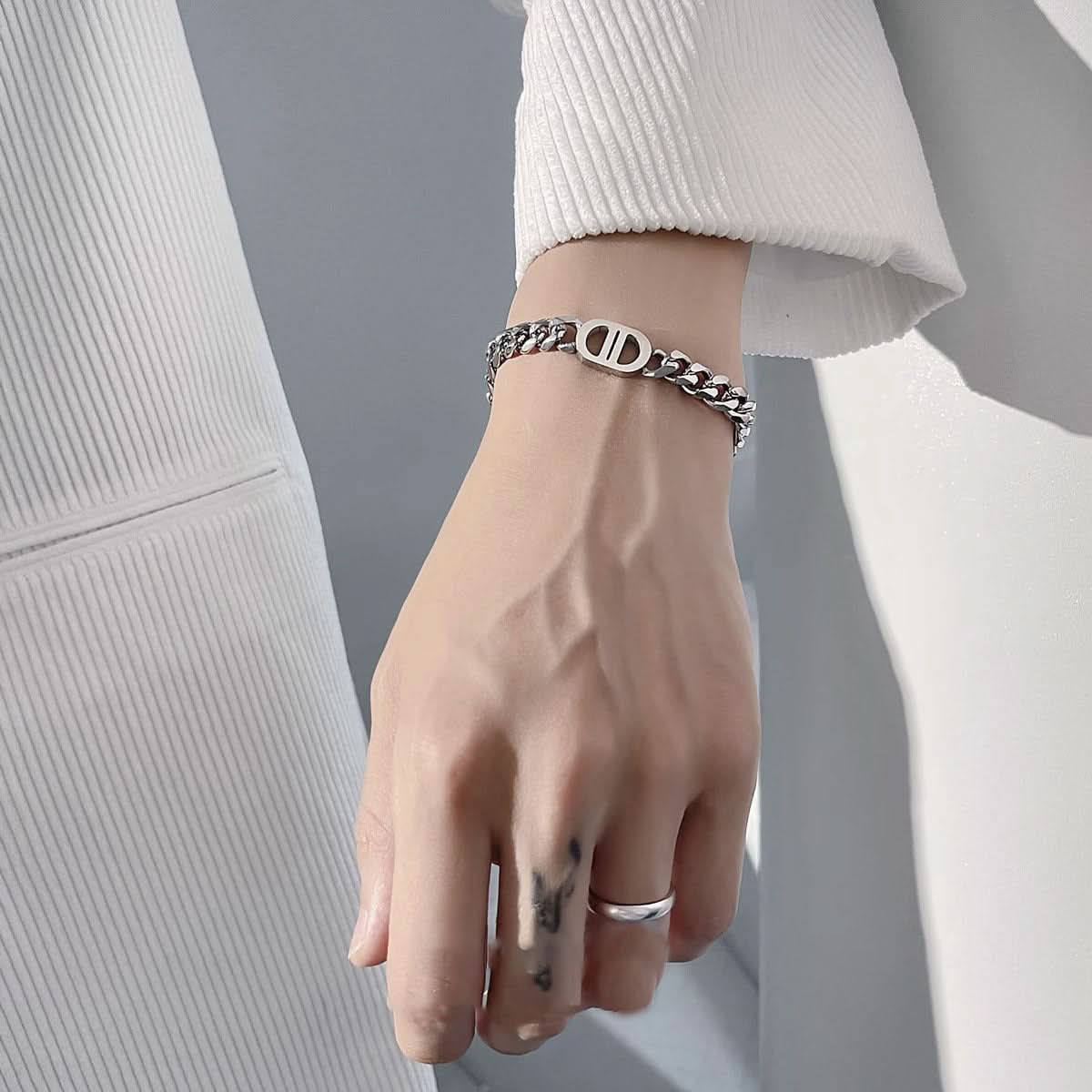 Unisex Titanium Steel Double D Hip-Hop Chain Bracelet – Silver