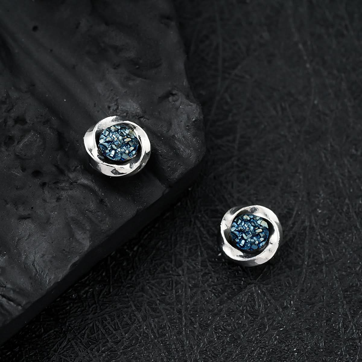 Magnetic Mobius Ear Clips – Unisex Fashion Earrings