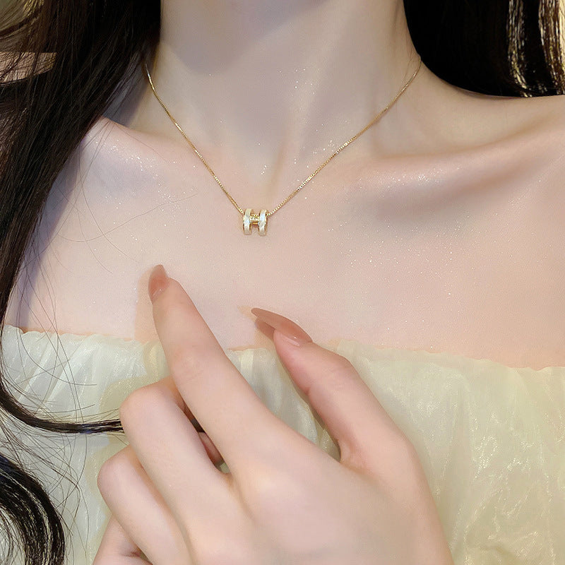 3D Letter H Pendant Necklace – Light Luxury Titanium Steel Clavicle Chain for Women