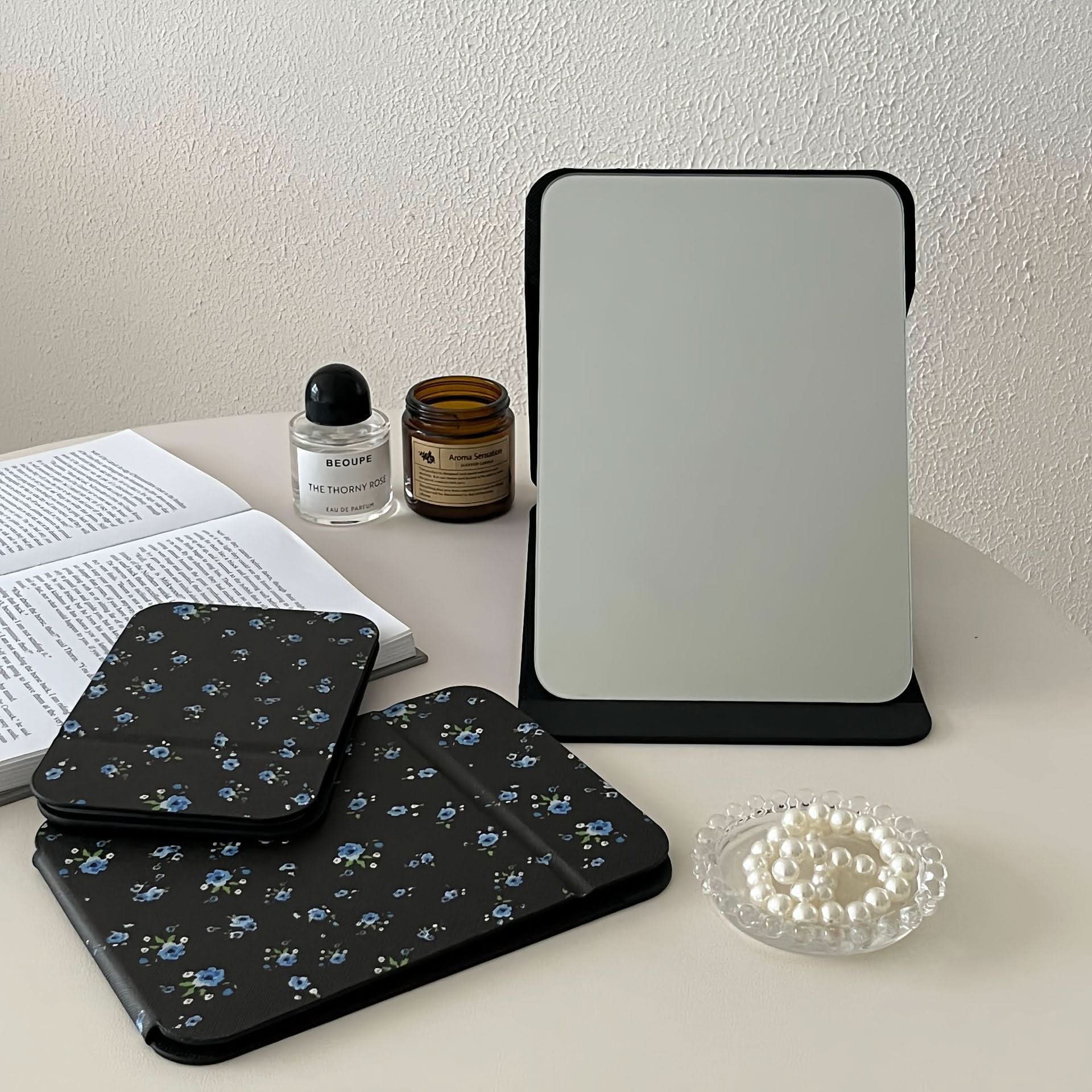 Portable Retro Floral Folding Makeup Mirror