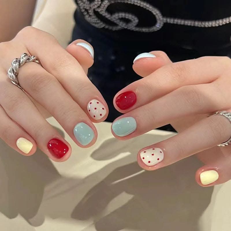Cute Polka Dot Short Square Nail Pieces – Retro Nail Art Patches