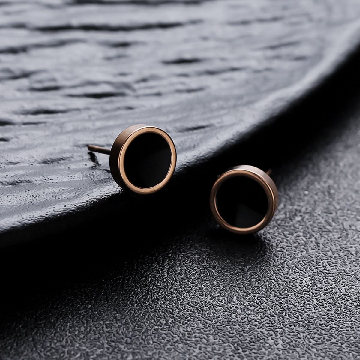 Unisex Glossy Round Earrings – Hip-Hop Style & Simple Design