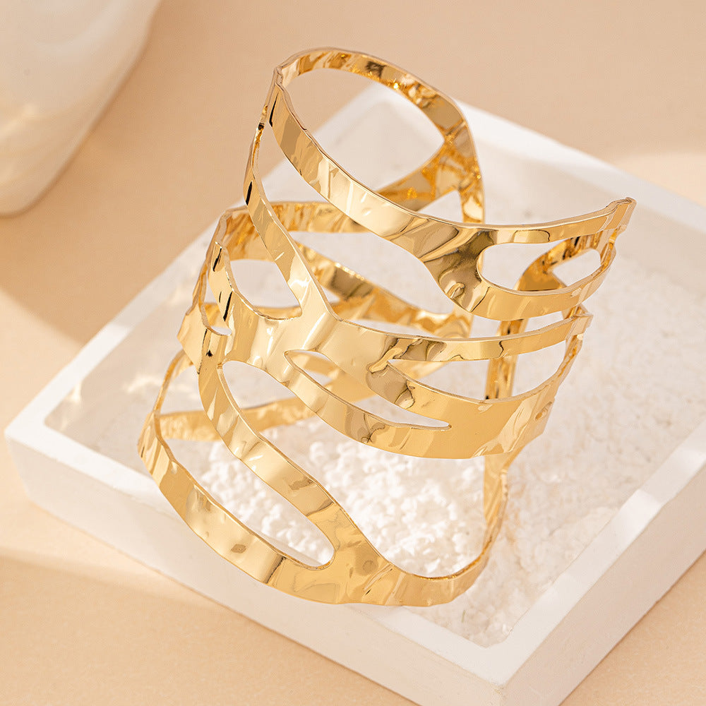 Bold Gold Cutout Cuff Bracelet – Adjustable Alloy Geometric Bracelet for Women