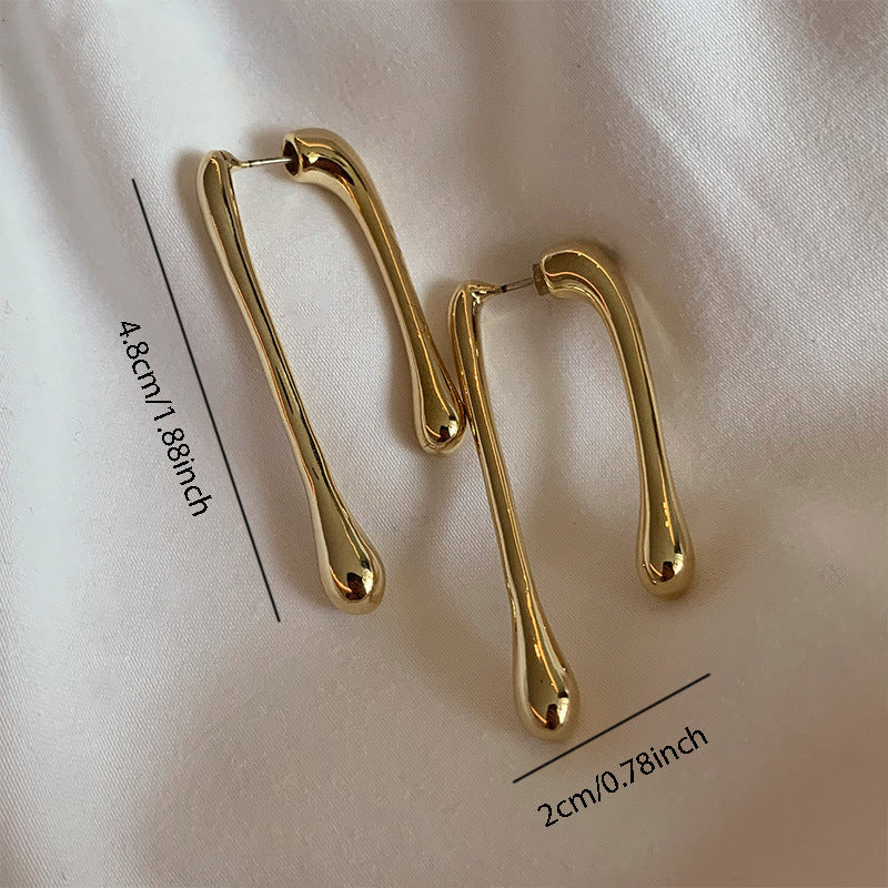 Women’s Geometric Earrings – Gold Asymmetrical Metal Line Design