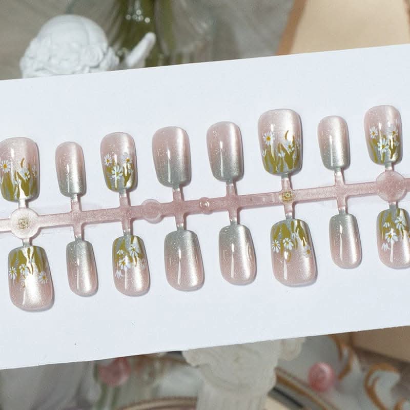 3D Cat Eye Handmade Nail Art – 30-Piece Prefabricated Set