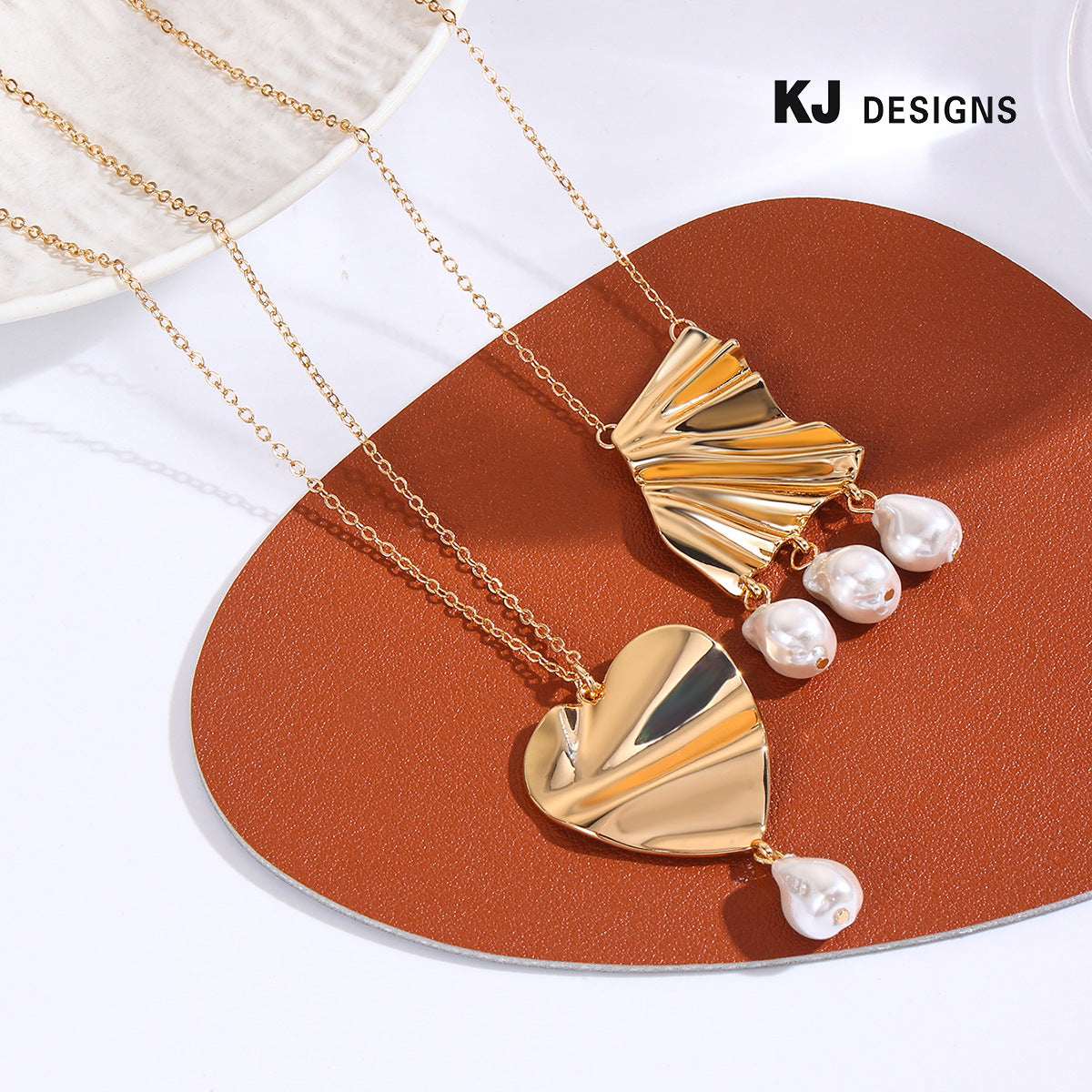 Irregular Heart Pendant Necklace – Gold Textured Metal Chain for Women