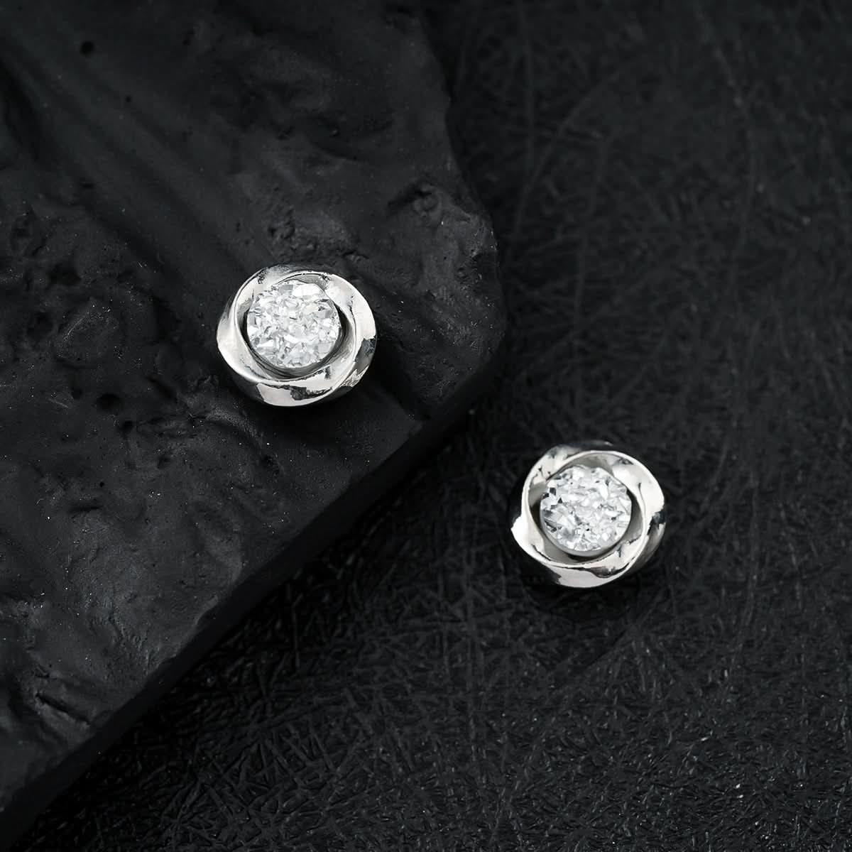 Magnetic Mobius Ear Clips – Unisex Fashion Earrings