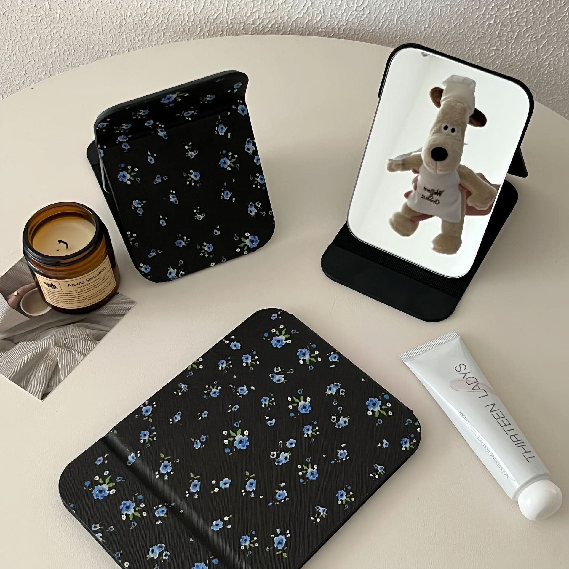 Portable Retro Floral Folding Makeup Mirror