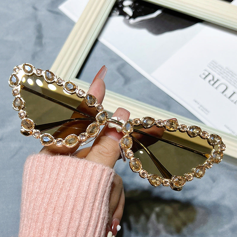 Cat-Eye Rhinestone Sunglasses – UV400 Metal Geometric Street Style Shades for Women