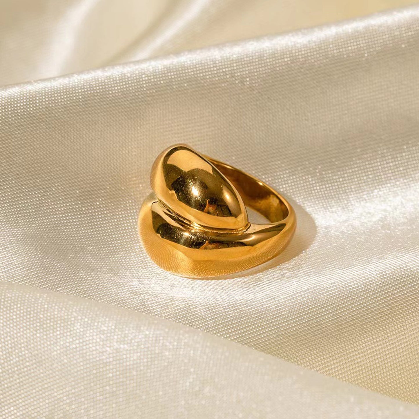 Bold Gold Twist Ring – Trendy Stainless Steel Statement Jewelry for Women