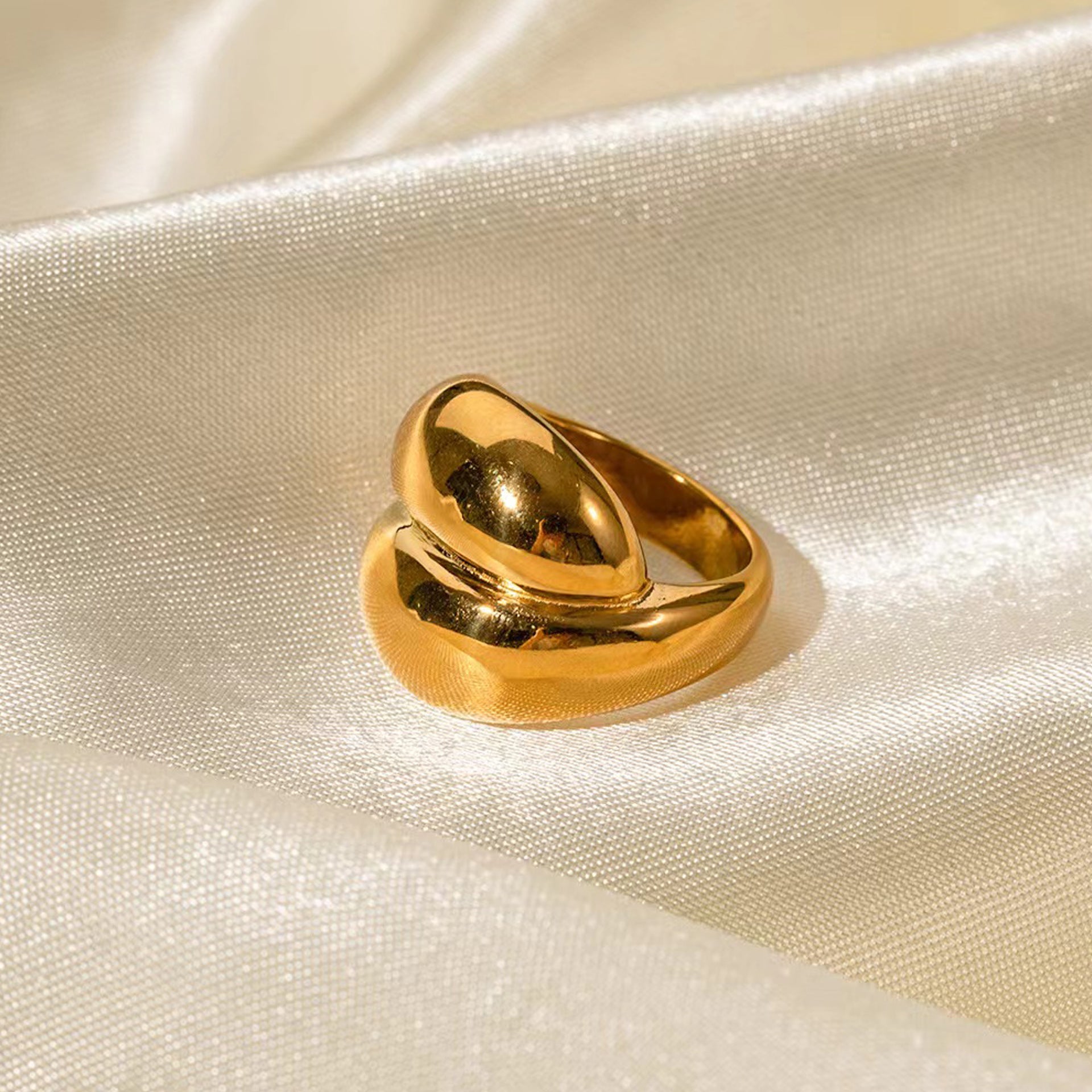 Bold Gold Twist Ring – Trendy Stainless Steel Statement Jewelry for Women