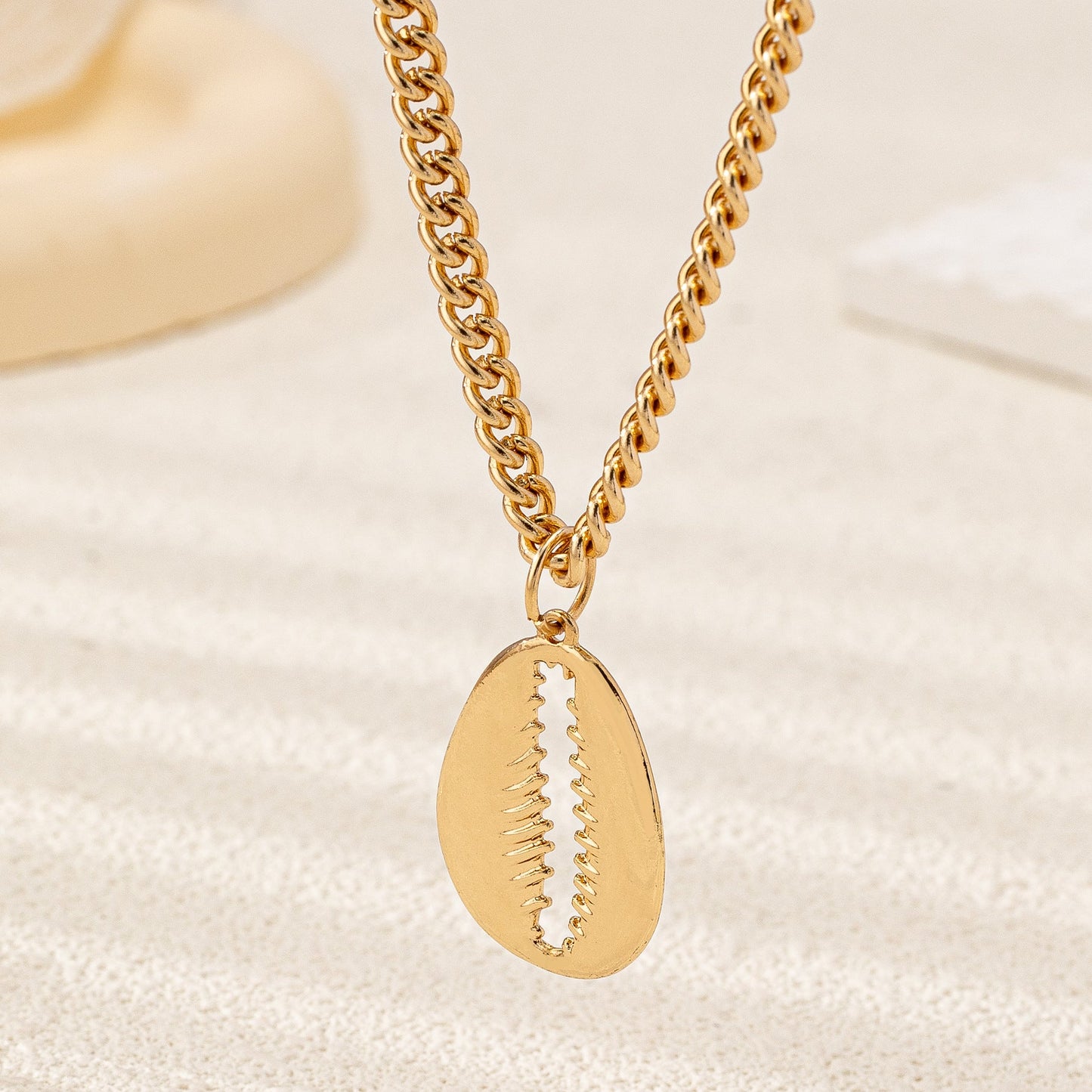 Korean Shell Pendant Necklace – Elegant Beach Style Jewelry for Women