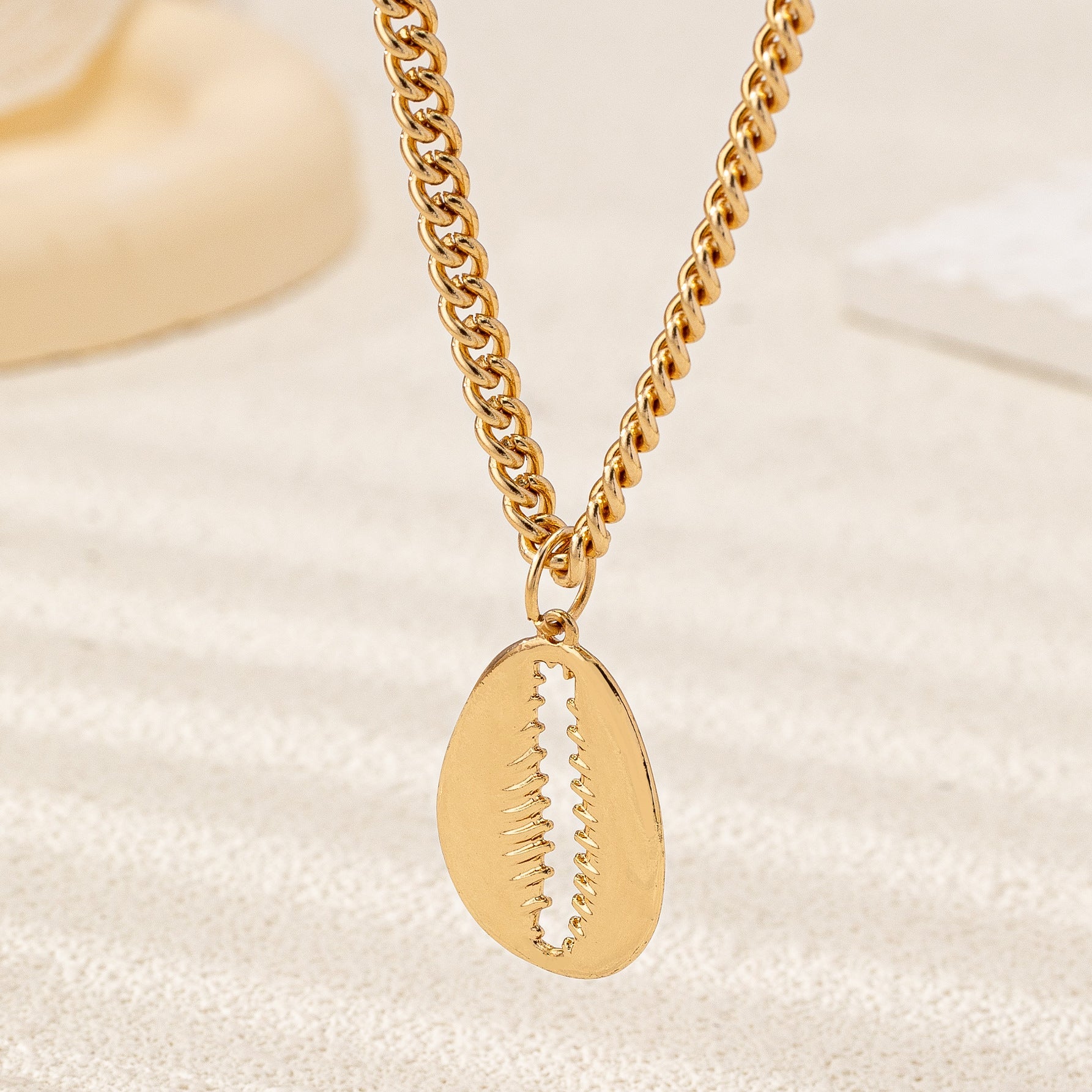 Korean Shell Pendant Necklace – Elegant Beach Style Jewelry for Women