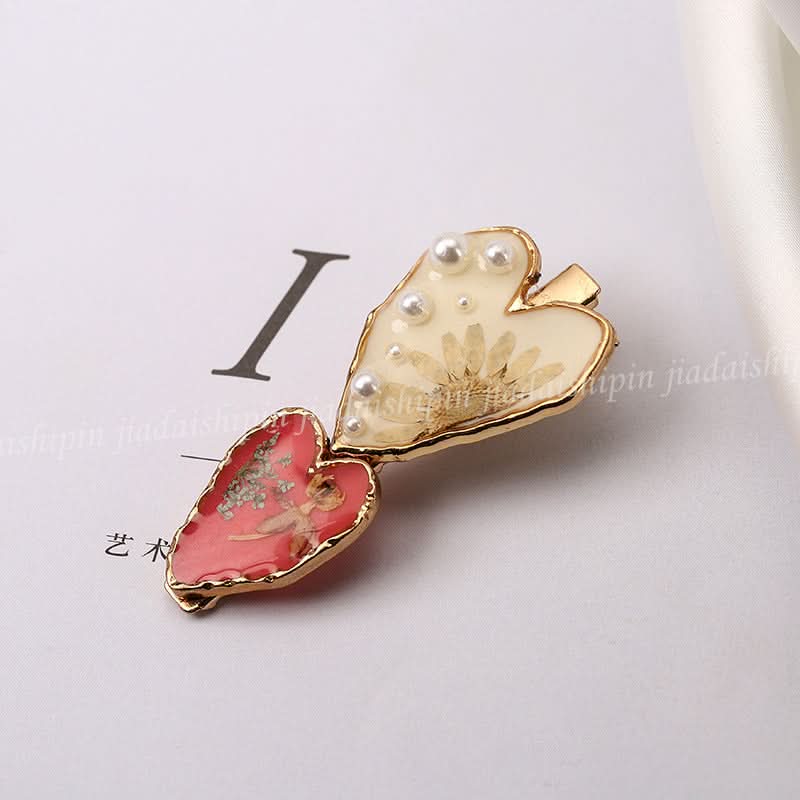 Set of 2 Vintage Flower Duckbill Hair Clips