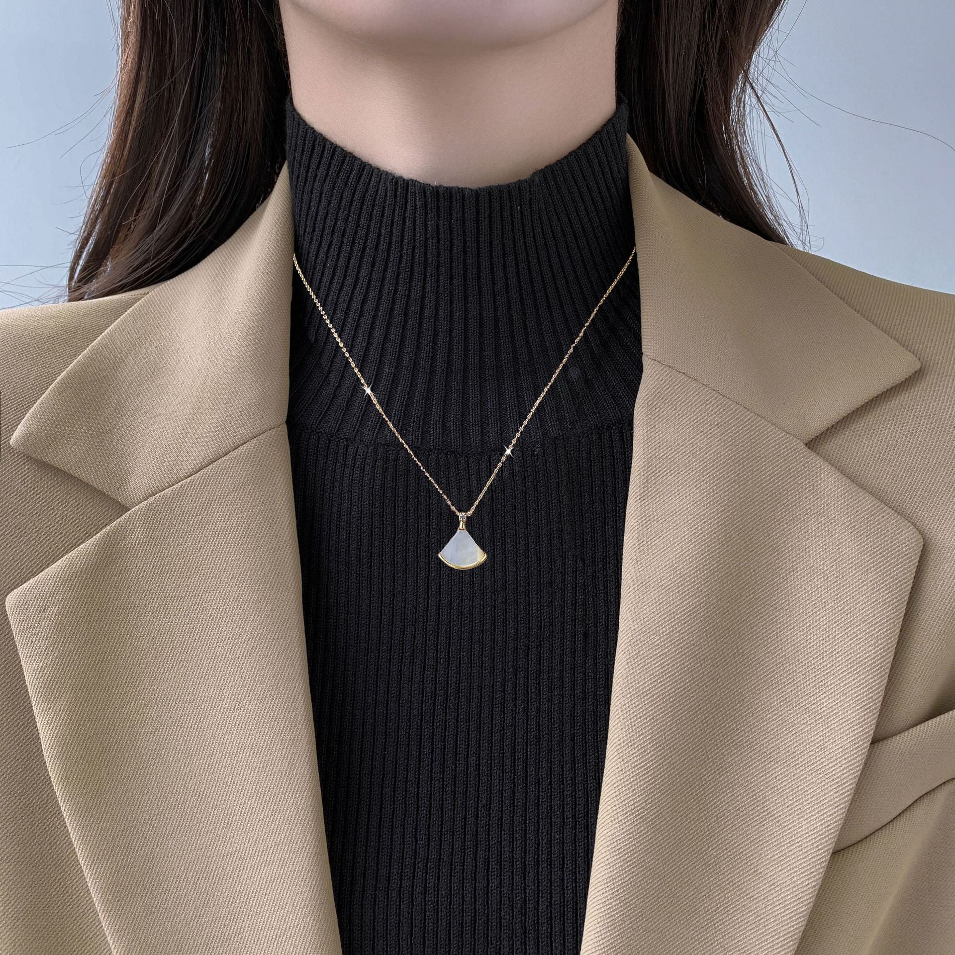 Cat’s Eye Stone Fan Pendant Necklace – Titanium Steel Clavicle Chain for Women