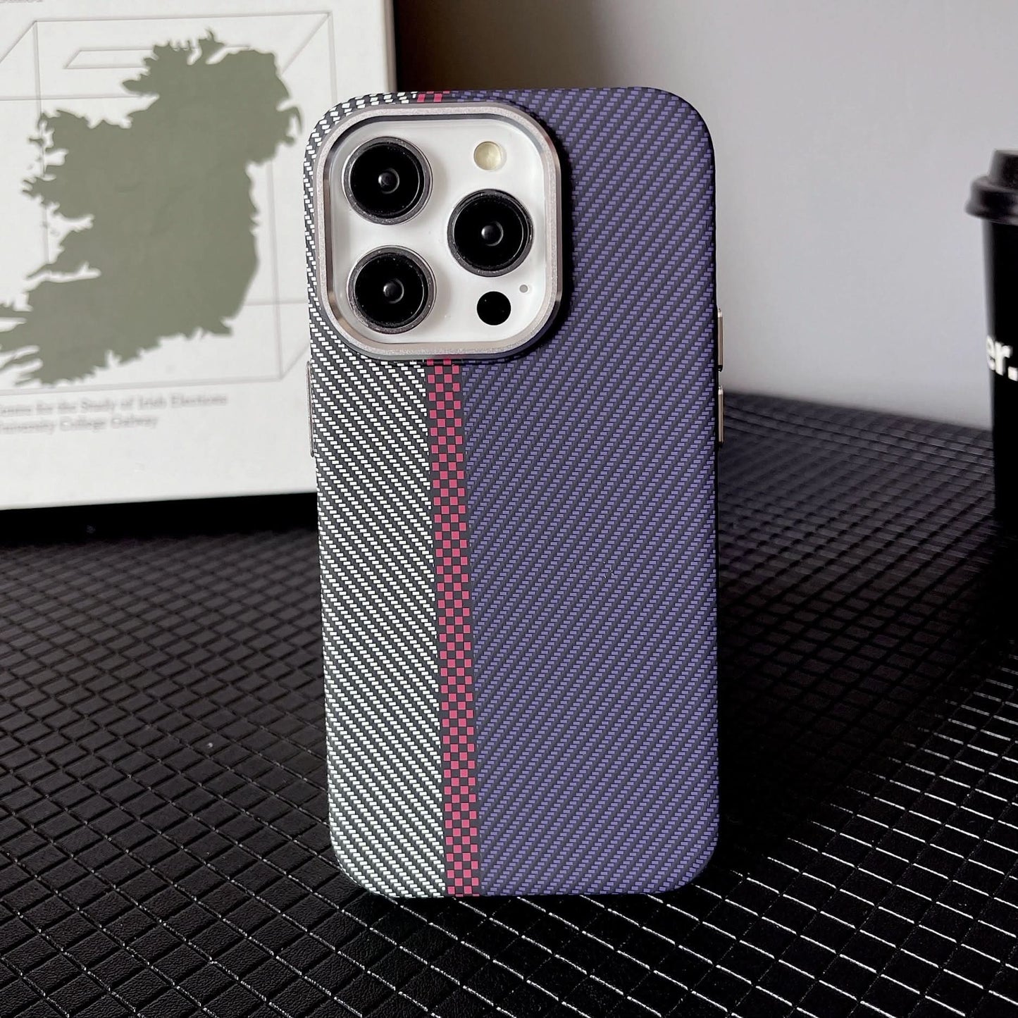 Magnetic Kevlar iPhone Case – Shockproof Carbon Fiber