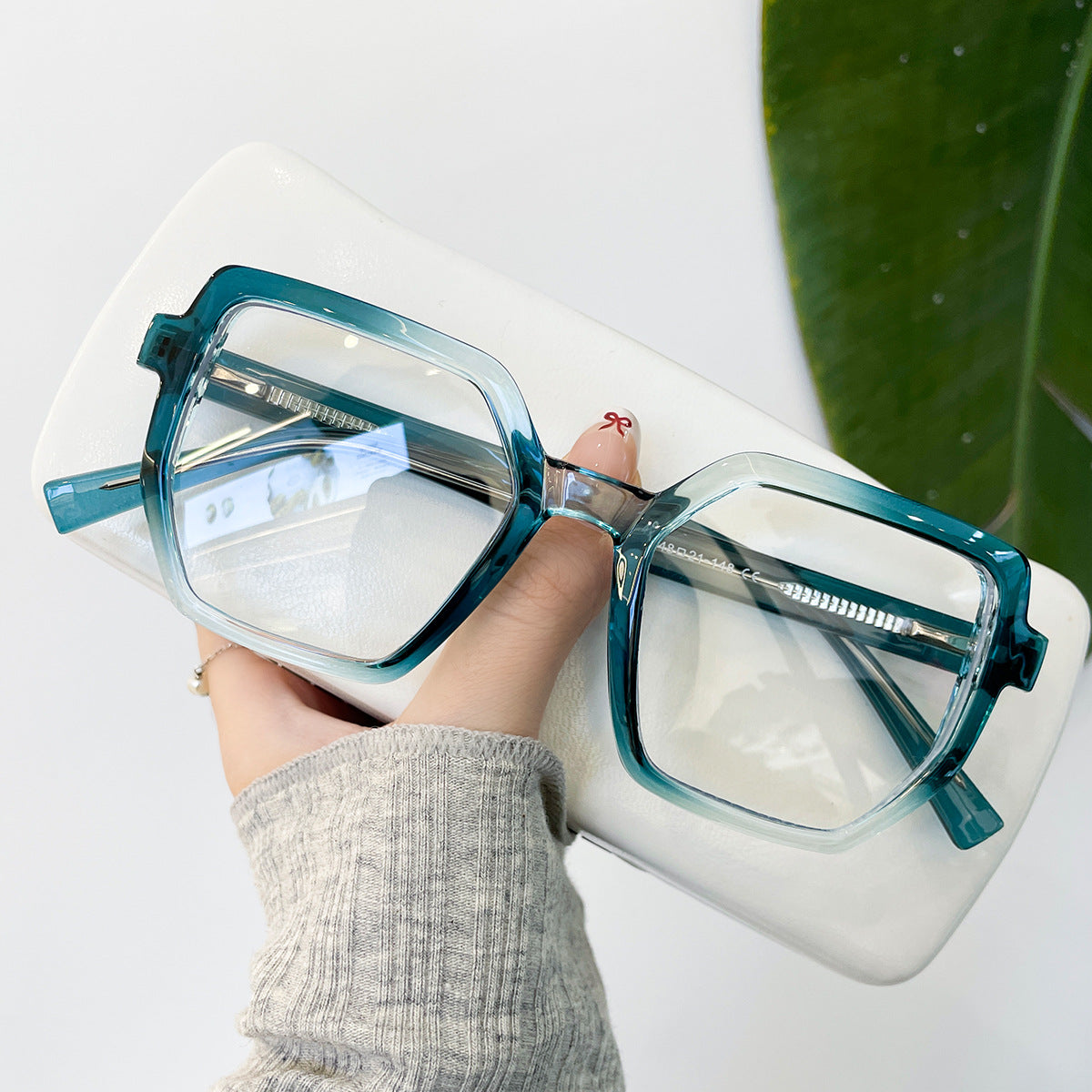Trendy Oversized Square Blue Light Glasses – TR90 Frame, Myopia-Ready