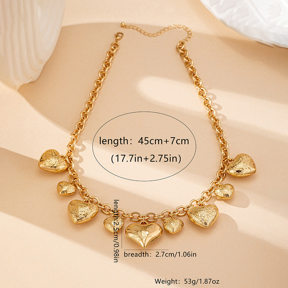Gold Heart Pendant Necklace – Elegant Light Luxury Jewelry for Women