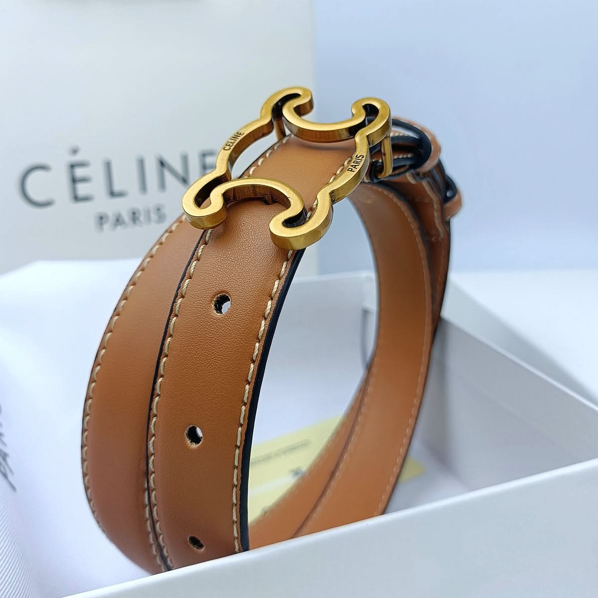 Women's Vintage-Inspired Smooth Buckle Leather Belt – for Dresses & Casual Wear