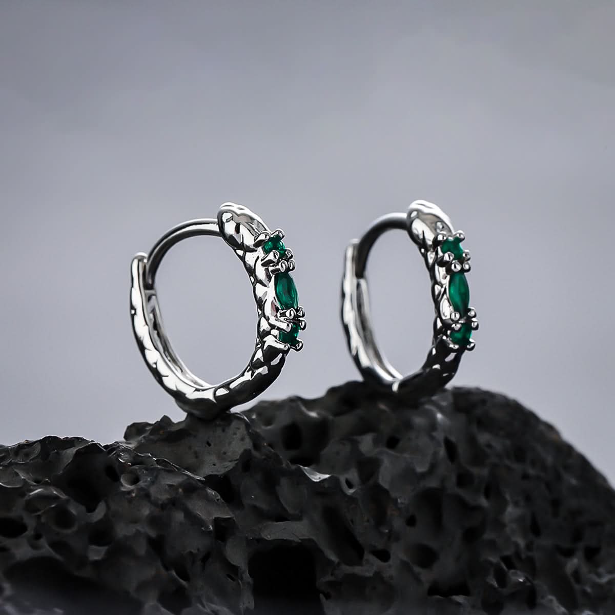 Men’s Emerald Green Snake Earrings –  Fashion Jewelry
