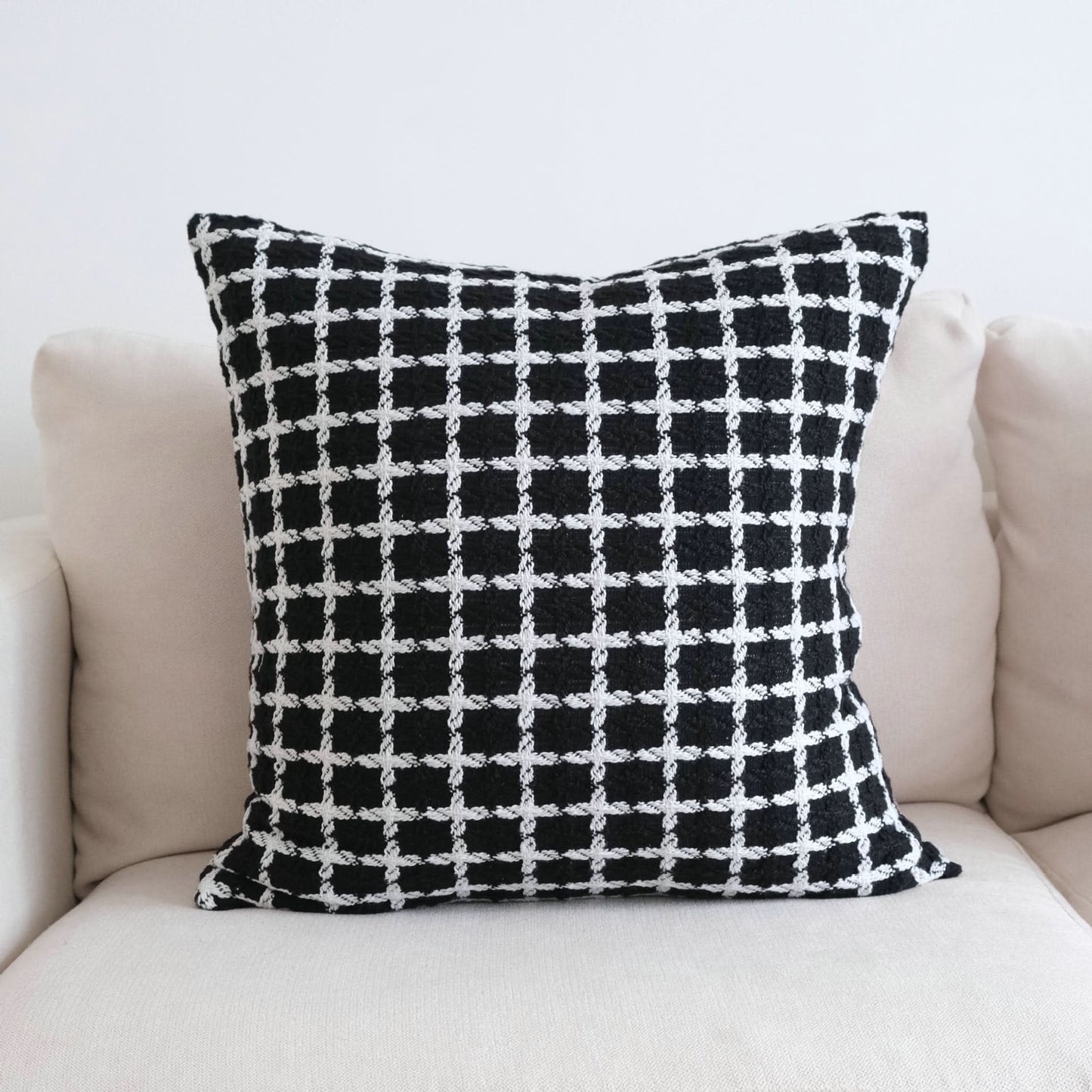 Lattice Pillow Cover – Modern Embroidered Cushion for Elegant Decor