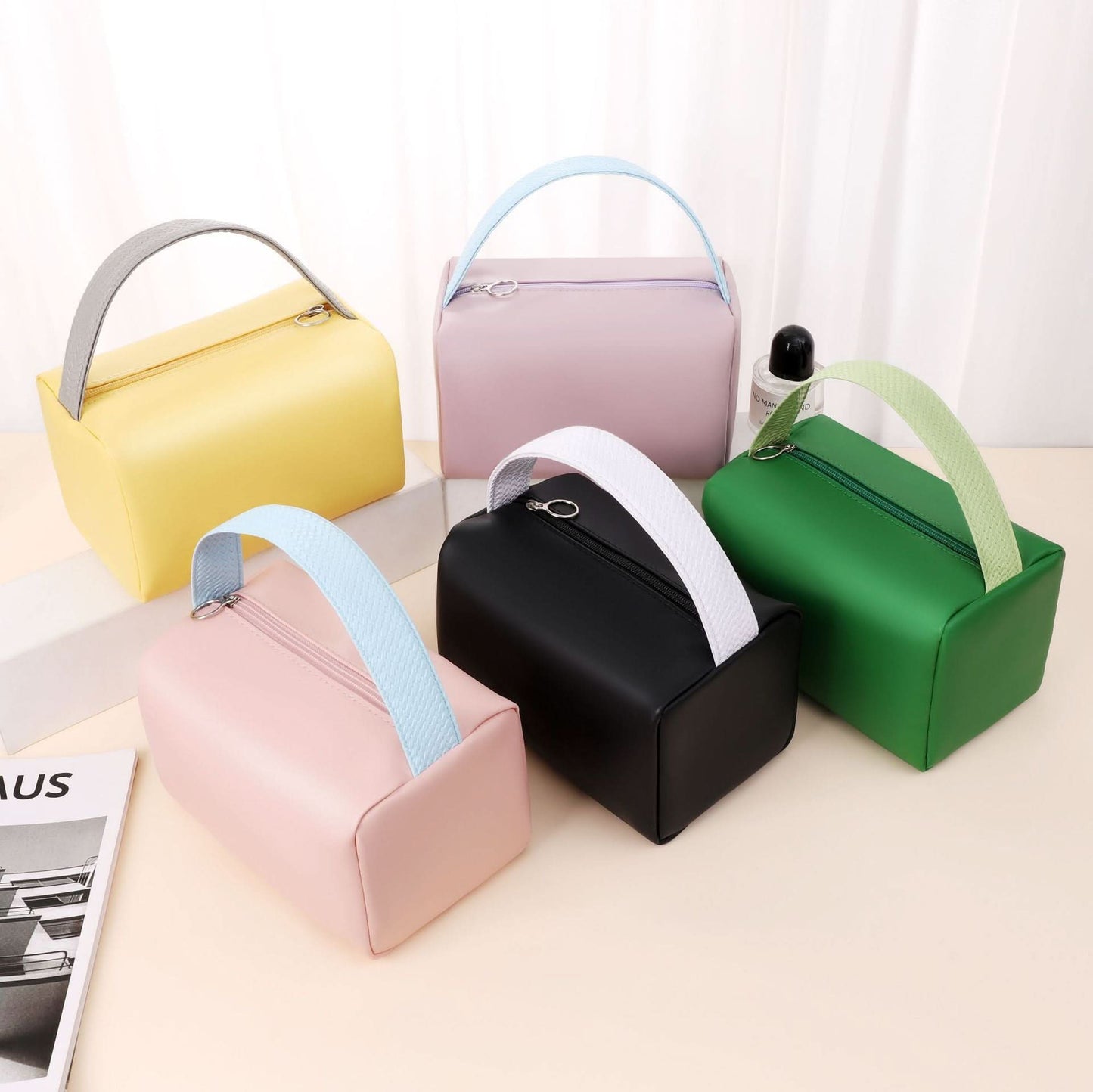 Chic Portable Travel Cosmetic Bag for Toiletries