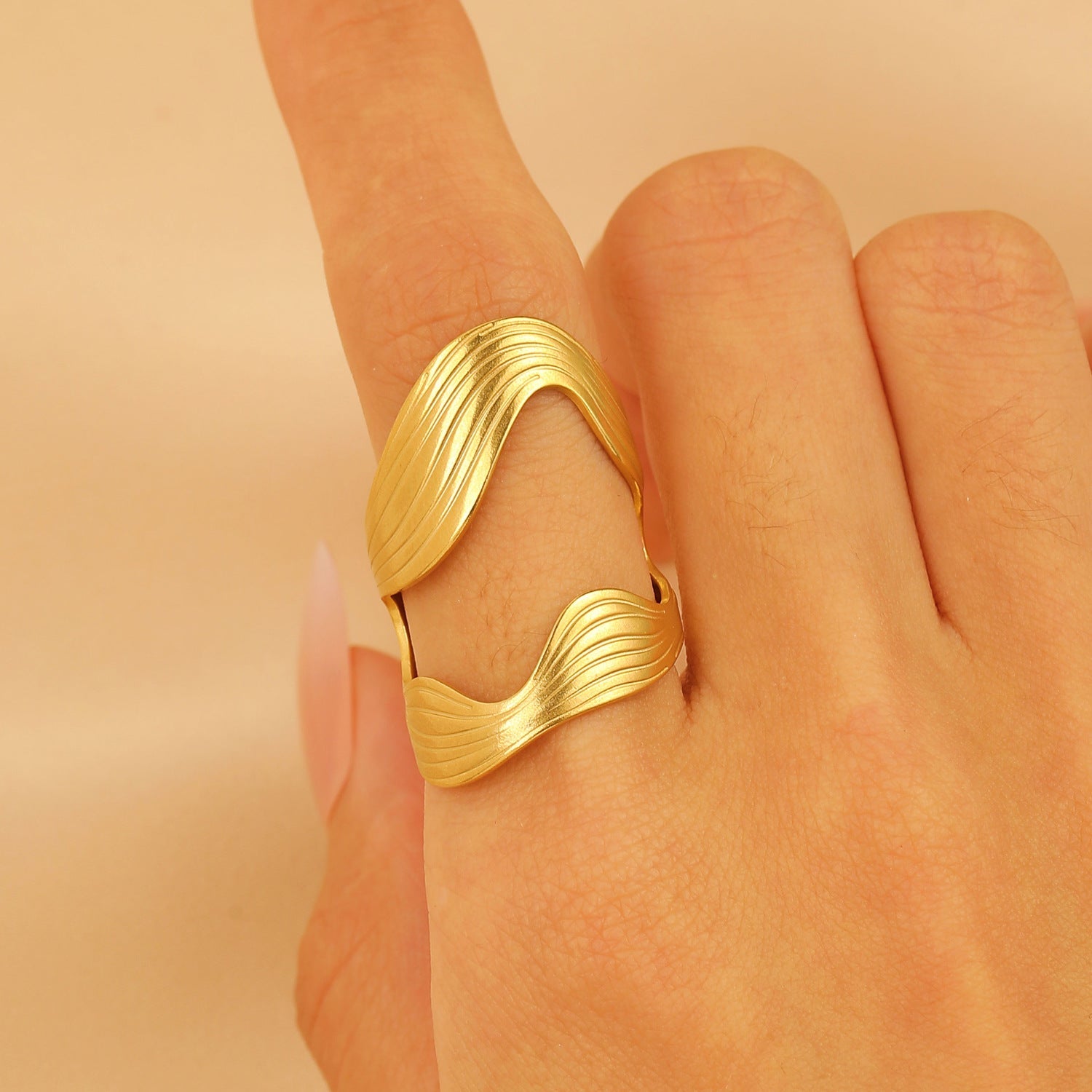 Set of 4 Bold Gold Stainless Steel Rings – Adjustable Water Drop Statement Jewelry