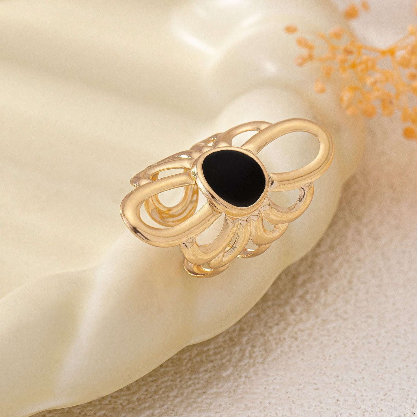 Retro Compass Ring for Women– Vintage Alloy Ring in Blue, Black & Burgundy