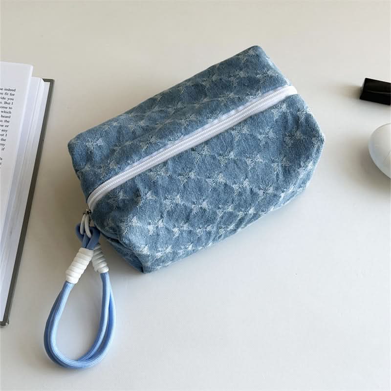 Plush Large-Capacity Makeup Bag – Cute Travel Cosmetic Organizer