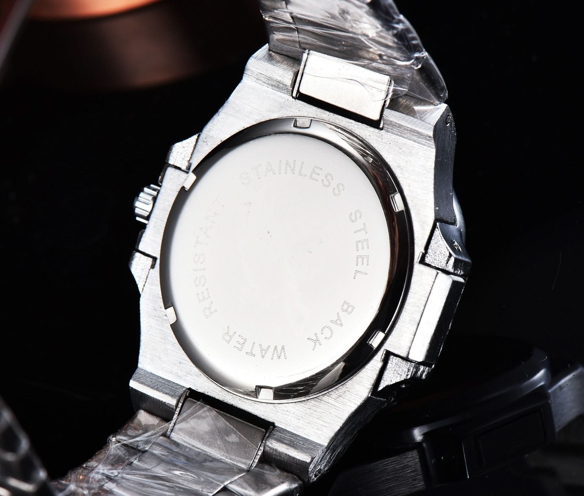 Luminous Quartz Steel Watch – Unisex Square Dial
