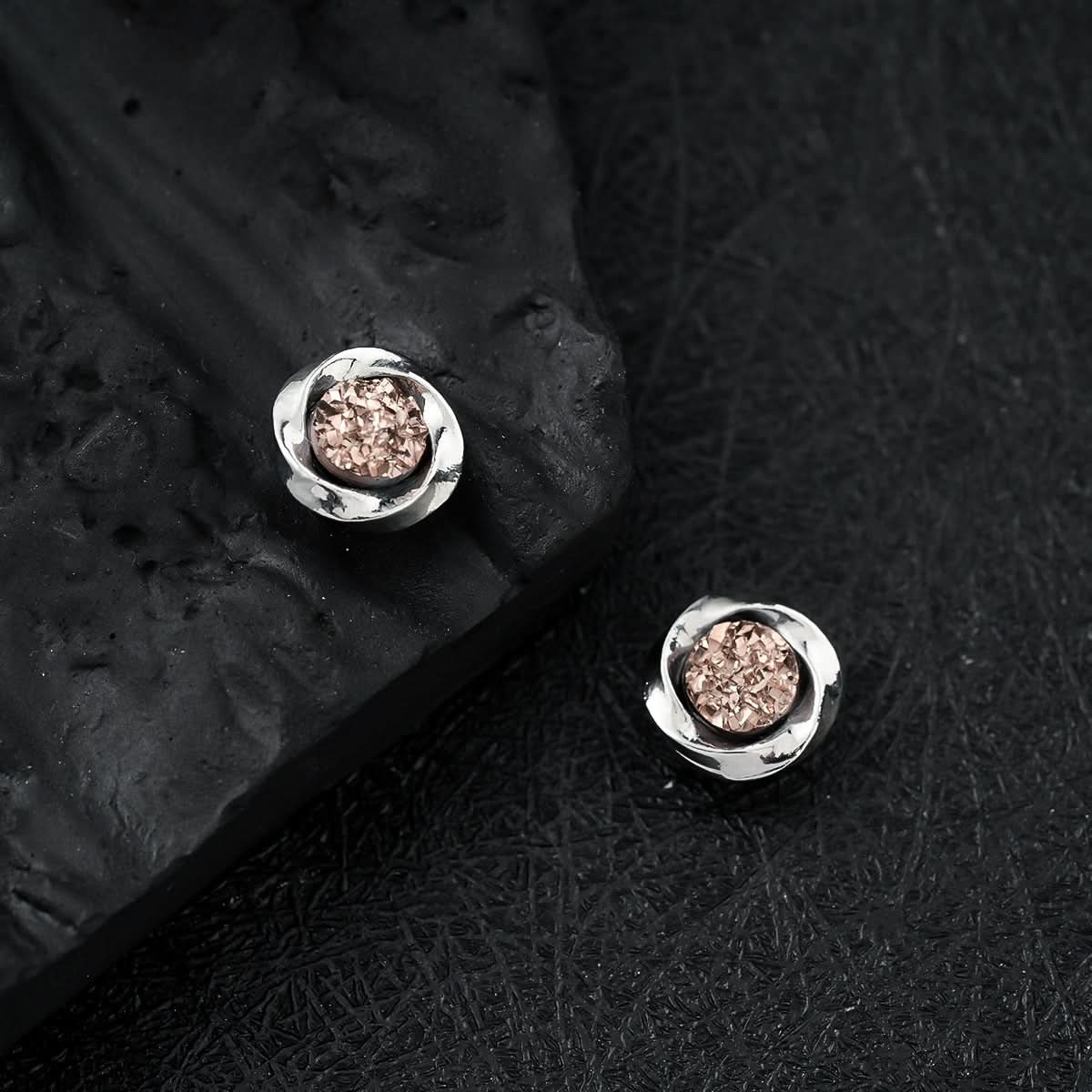Magnetic Mobius Ear Clips – Unisex Fashion Earrings