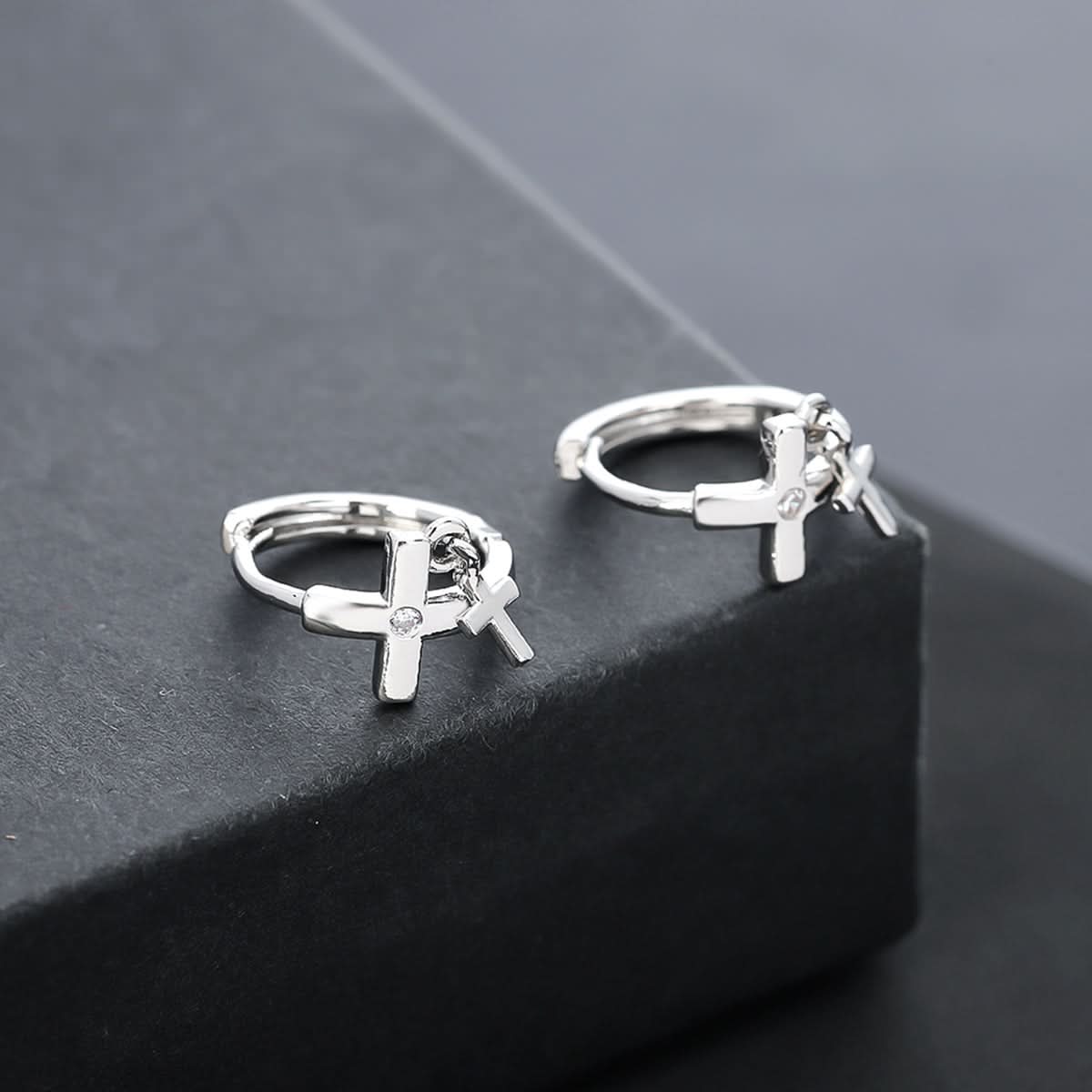 Men’s Trendy Double Cross Earrings – Stylish & Versatile Design