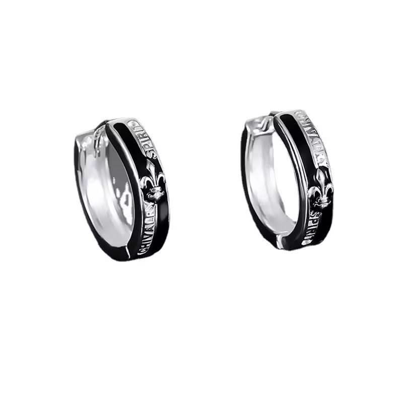Unisex Trendy Black Knight Hoop Earrings – Hip-Hop Fashion Jewelry