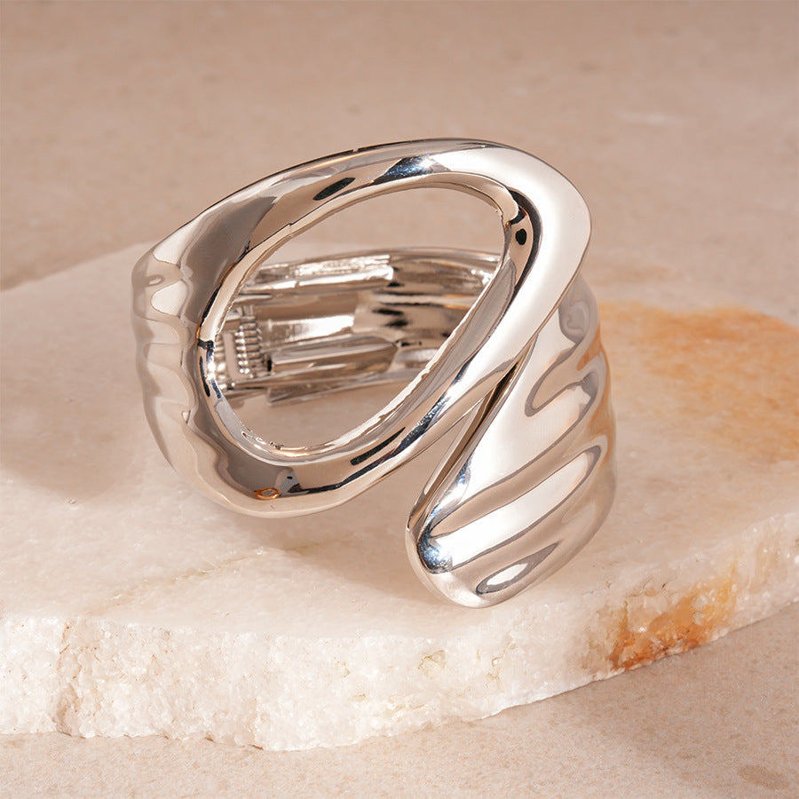 Modern Bold Fluid Curve Open Cuff Bracelet – Stylish Women’s Alloy Jewelry