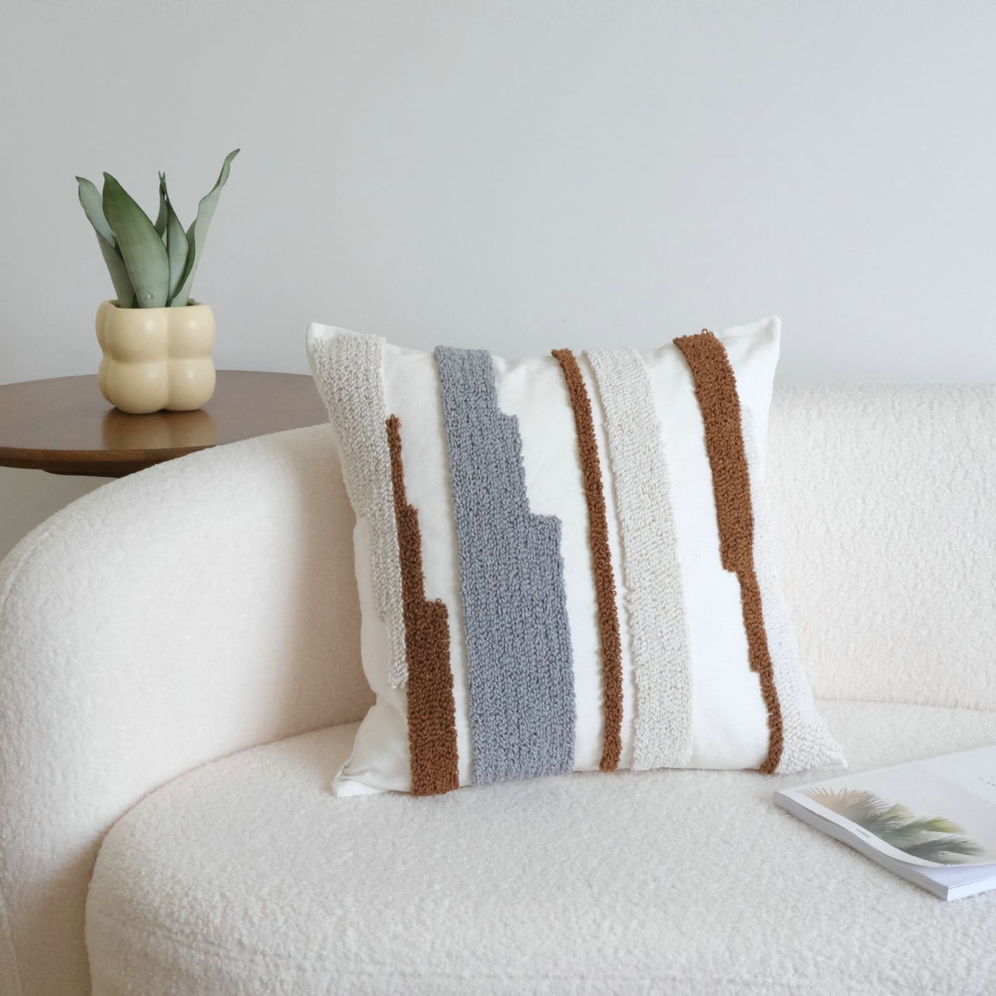 Wabi-Sabi Style Contrasting Color Loop Velvet Pillow