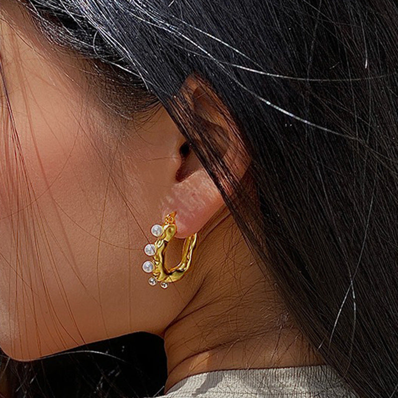 Bold Luxe Pearl Accent U-Shaped Earrings – Fashion Statement Jewelry for Women