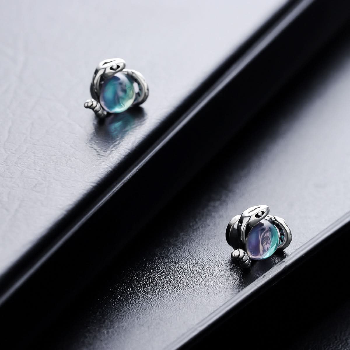 Men's Trendy Medusa Eye Ear Cuff - Retro Snake Clip-On Earrings