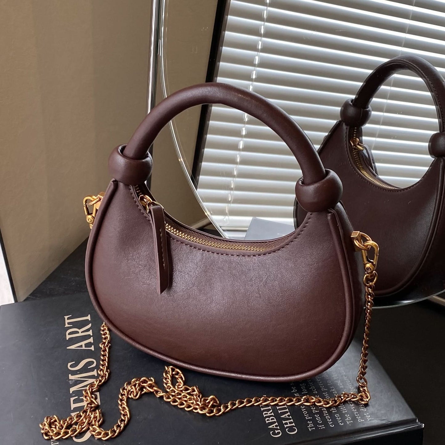 Women’s Crescent Shoulder Handbag – Retro PU Chain Messenger Bag