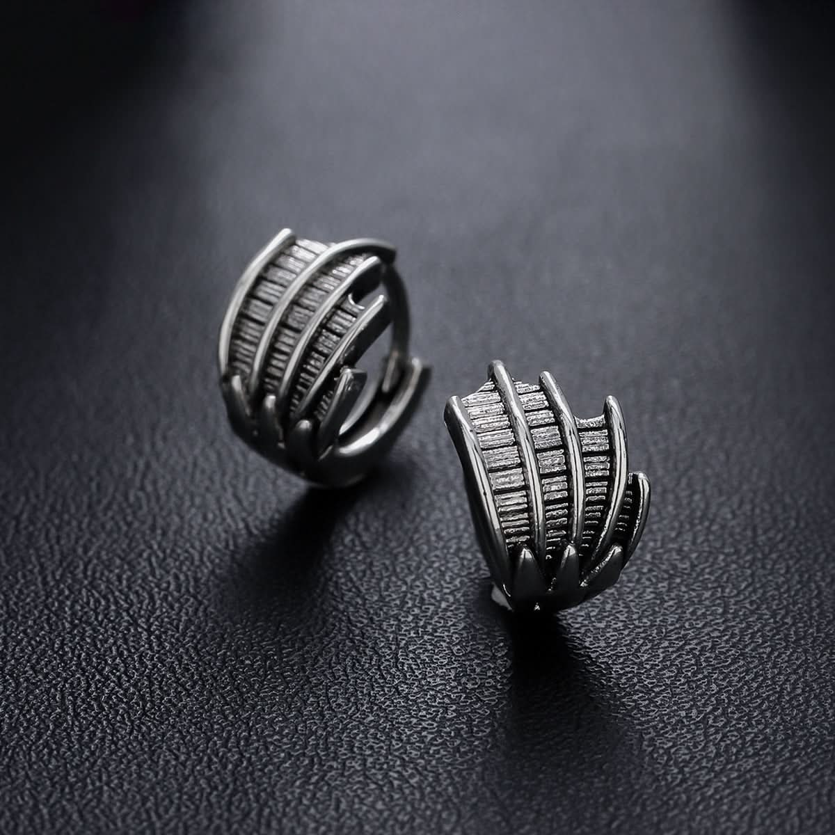 Hip-Hop Devil Wing Earrings – Edgy Geometric Ear Clips Unisex Jewelry