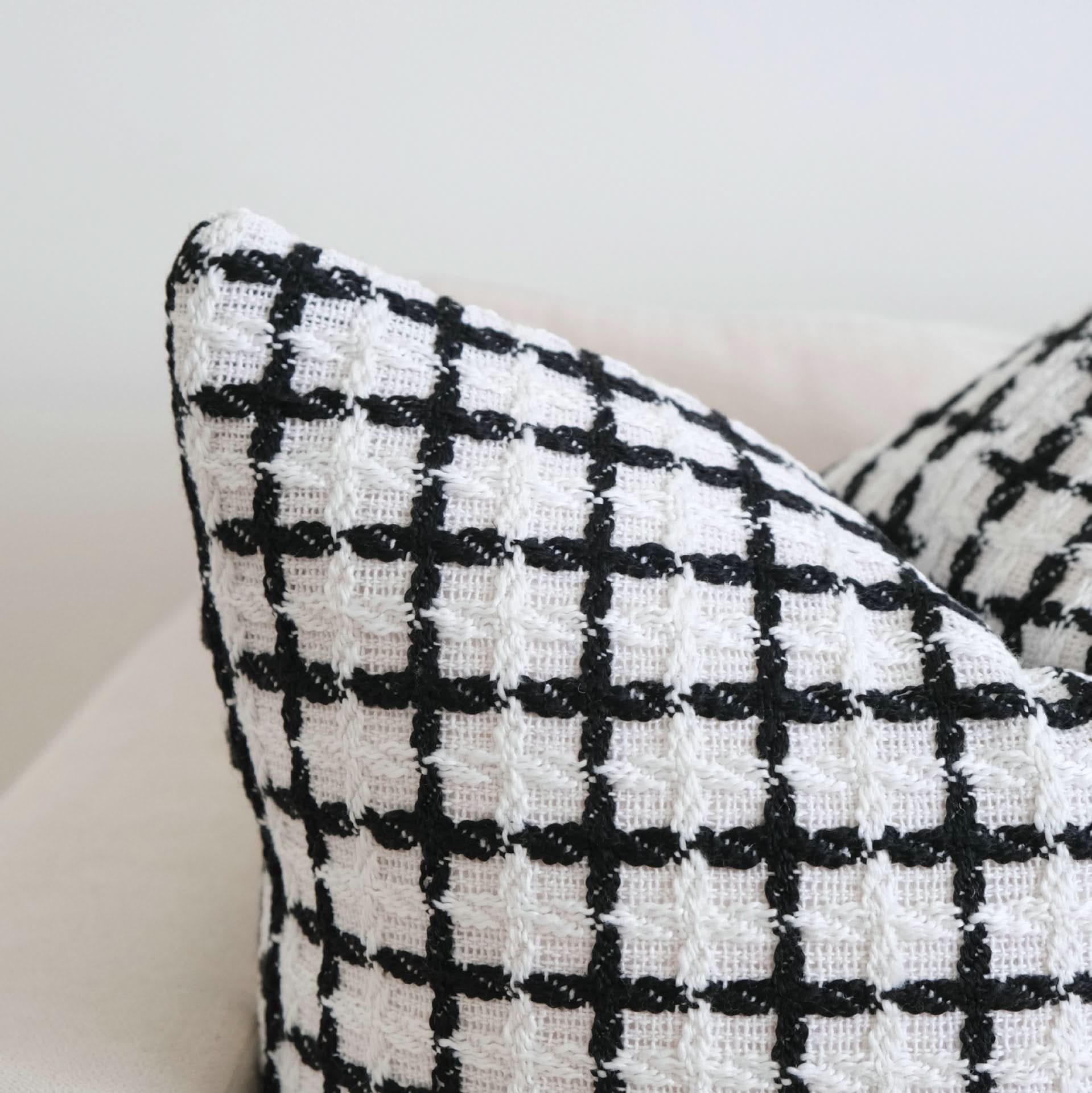 Lattice Pillow Cover – Modern Embroidered Cushion for Elegant Decor
